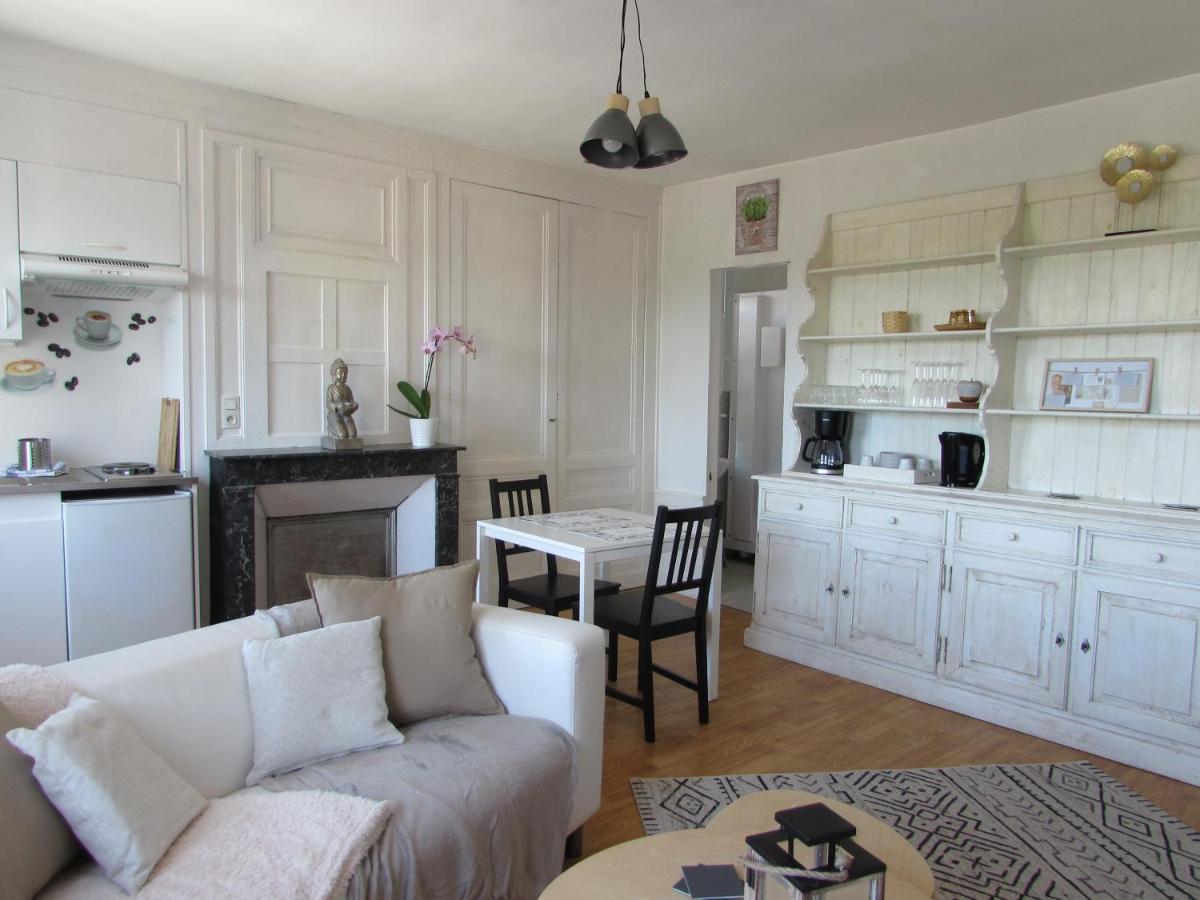 Les Gites De Claire Honfleur Bagian luar foto