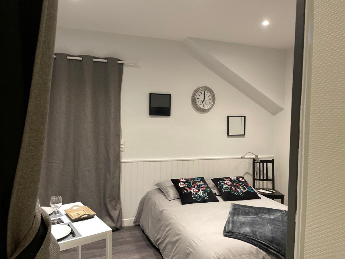 Les Gites De Claire Honfleur Bagian luar foto